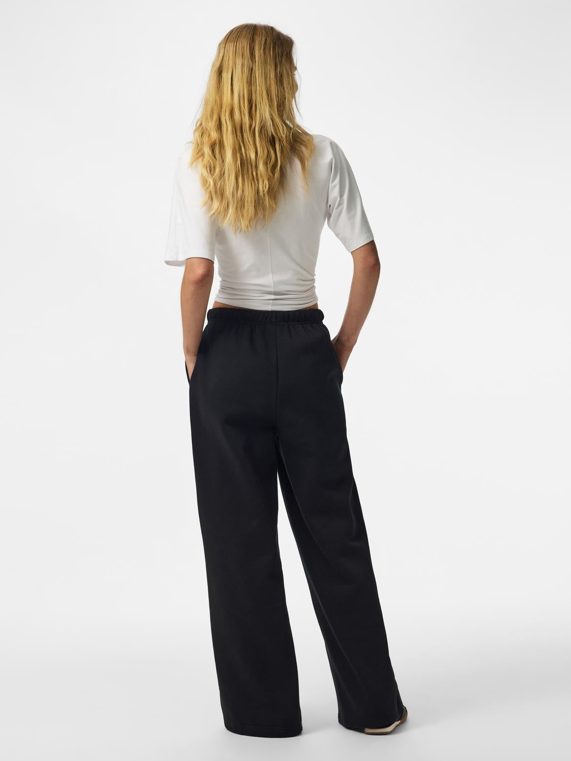 model_shot-back